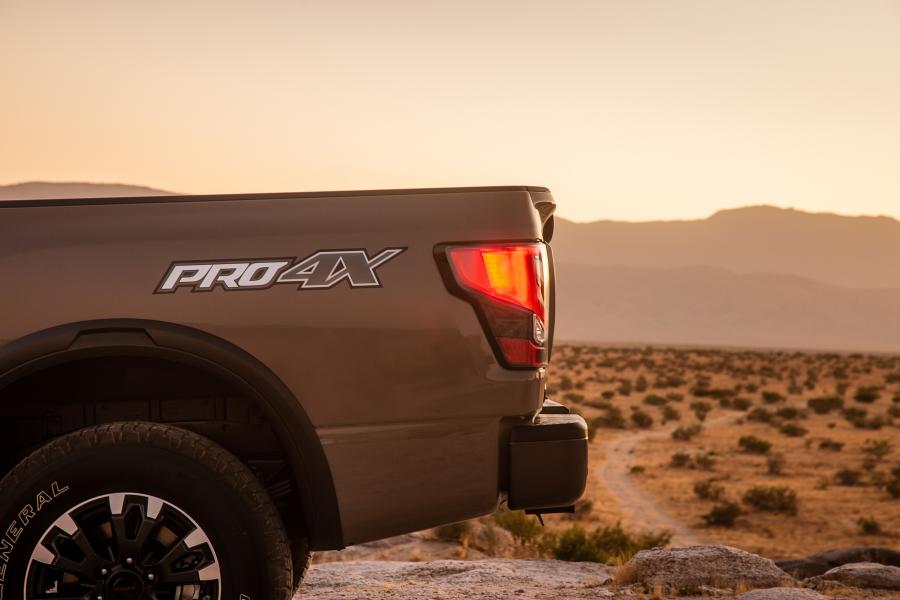 Детали экстерьера Nissan Titan Pro4X Crew Cab 2019 года  (фото 21 из 35)